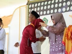 Bunda PAUD Kabupaten Lampung Tengah, Hj. Mardiana Musa Ahmad Hadiri Pelepasan Siswa Dan Siswi/Santri Ponpes Miftahul Huda